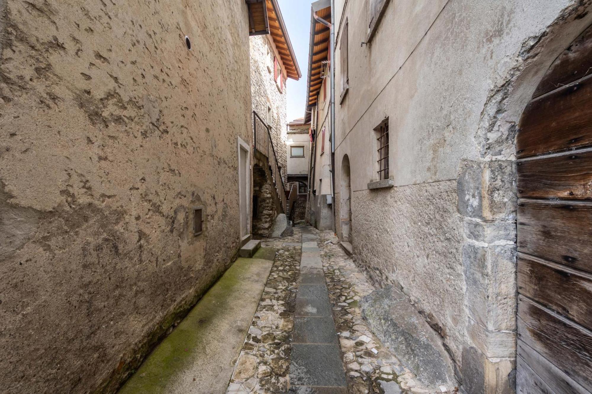 New Stone House Lake View - 1 ليتْسّينو المظهر الخارجي الصورة